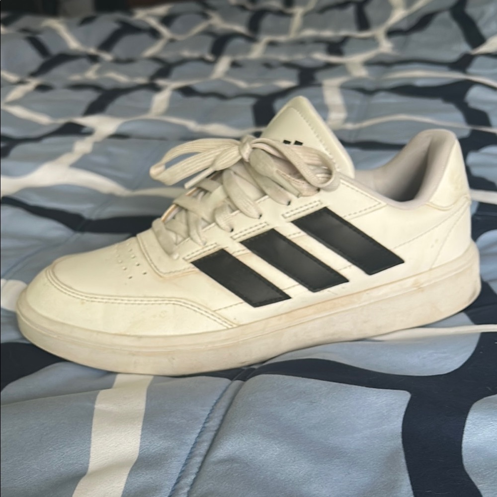 Adidas Classic White and Black Striped Sneakers 7.5